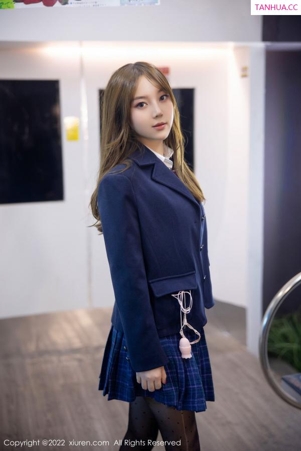 豆瓣酱  [XiuRen]高清写真图 2022.11.23 No.5899 豆瓣酱 黑丝美臀第19张图片
